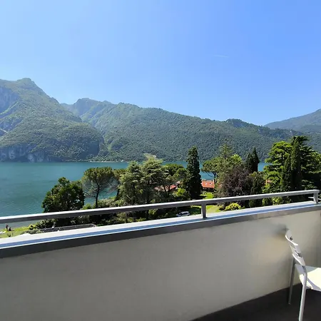 Verdazzurro * アッバディーア・ラリアーナ