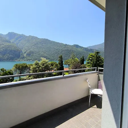 Verdazzurro アッバディーア・ラリアーナ